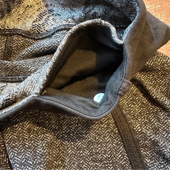 Lululemon Wunder Under Black Gray Herringbone Textured Leggings Women's size 2 - Picture 9 of 16